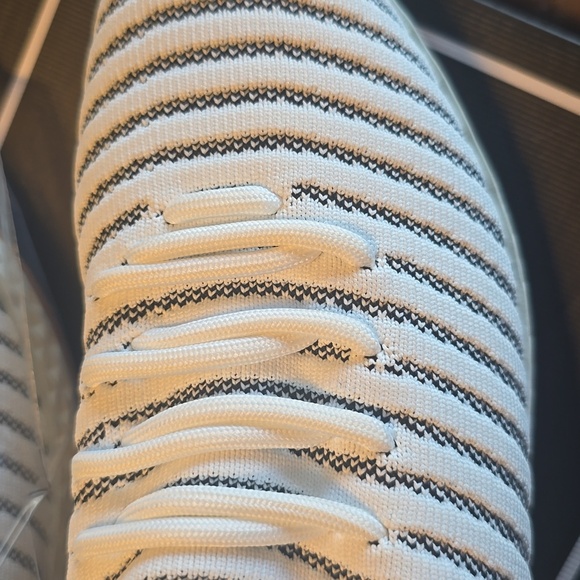 🆕️ J Slides sneakers - Picture 2 of 5